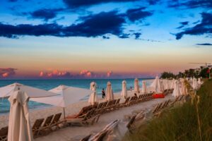 Beautiful white sand beaches in Gulf Shores, Alabama, perfect for spring break activities like sunbathing and water sports