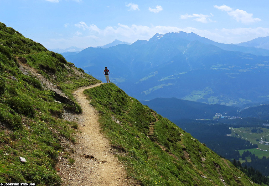 Explore the top hiking trails in the Midwest with breathtaking scenery, challenging routes, and hidden gems perfect for outdoor enthusiasts of all kinds.